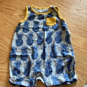 Gap pineapple one piece short All